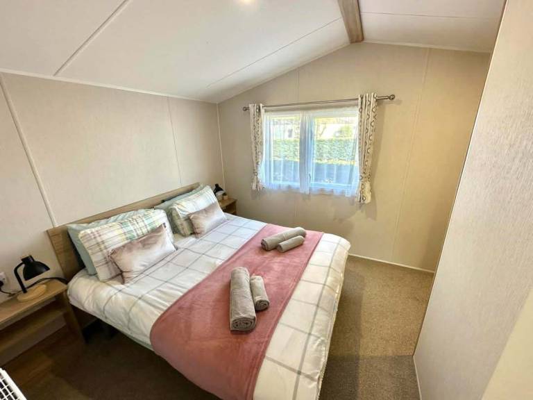 Trecco Bay - Sleeps 6 - Pet Friendly - Parking — photo 2