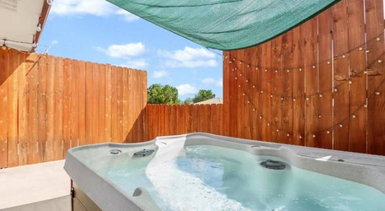 Big house with jacuzzi | Dogs allowed — photo 4