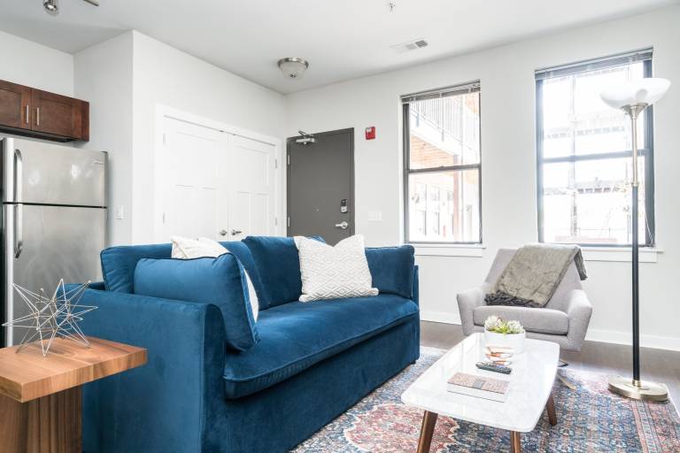 CozySuites MusicRow Elegant 1BR w free parking 06 — photo 3