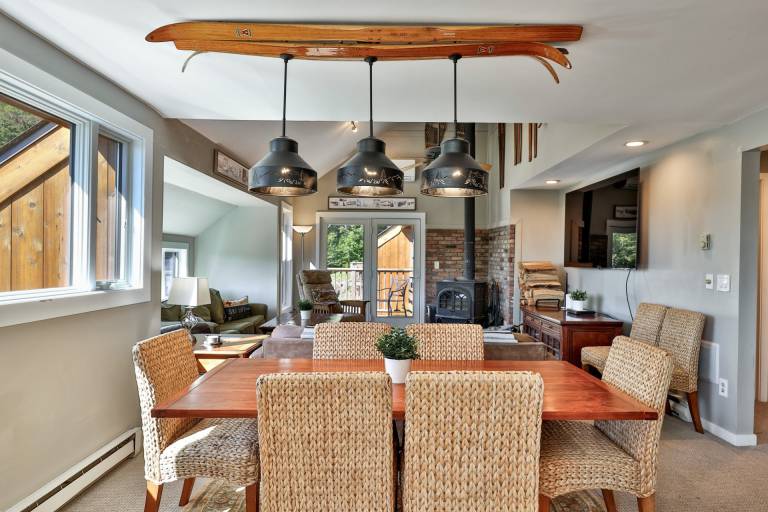 Condo with sauna & hot tub | Mountain view | Perfect for remote work — photo 5