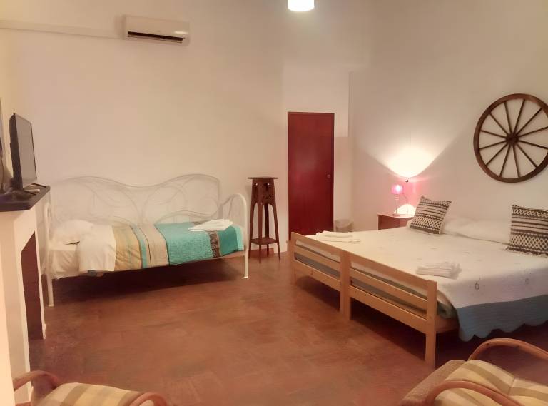 Room 'Lareira' with Shared Pool, Wi-Fi and Air Conditioning — photo 2