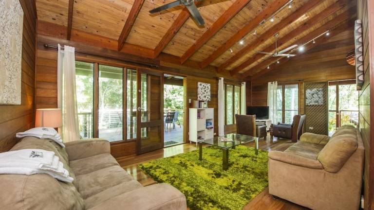 House Magnetic Island