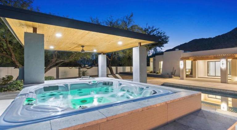 Fully equipped villa with private pool, terrace & jacuzzi | Suitable for remote work | Pets are welcome — photo 3
