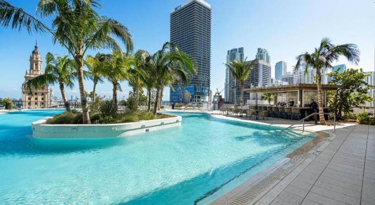 Holiday apartment with pool & jacuzzi | Close to Bayside Marketplace — photo 3