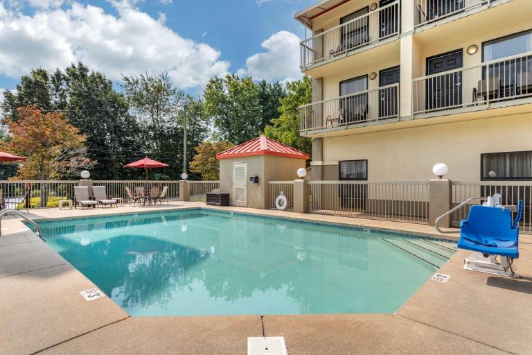 Comfort Inn Biltmore West — photo 5