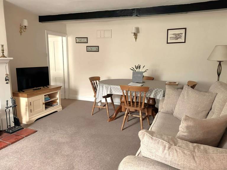 Cottage with 2 rooms for 4 persons — photo 3