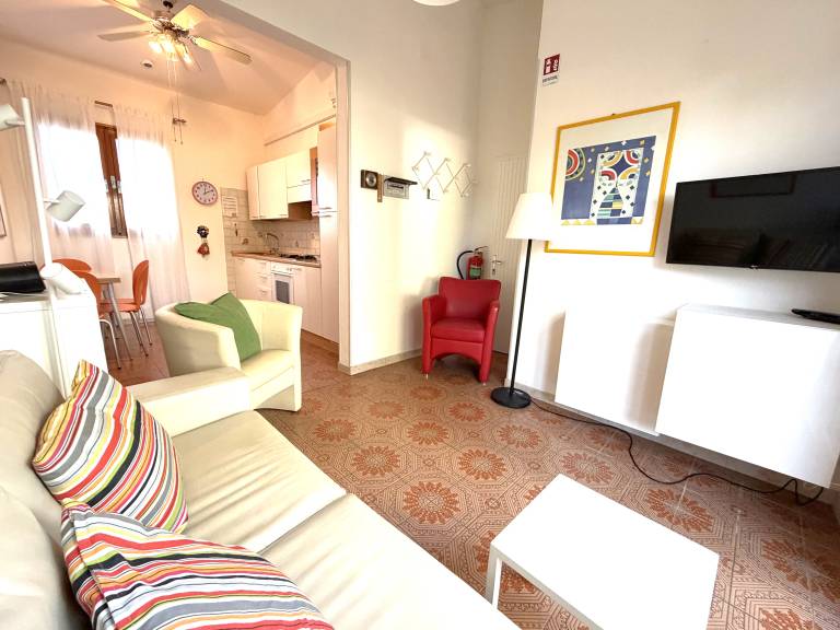Beautiful rental apartment with patio & yard | Beach nearby | Dogs allowed — photo 4