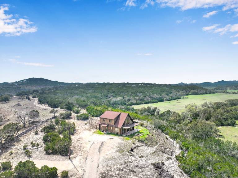 Lighthouse Hill Ranch - Log Home — photo 5