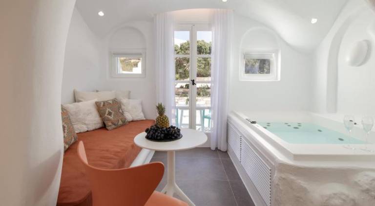 Naxos Cave Suites — photo 4
