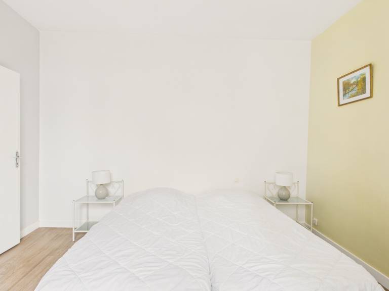 Apartment with terrace — photo 5