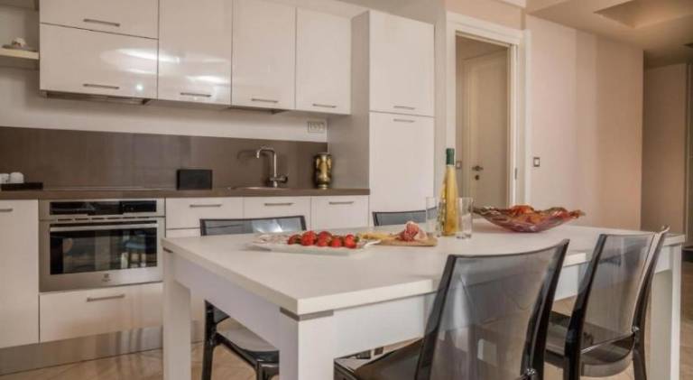 Serviced apartment with pool, BBQ & garden | Dogs allowed — photo 2