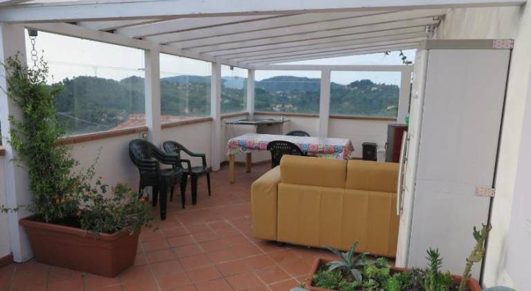 Lovely vacation home with terrace, BBQ & pool | Perfect for remote work | Pet-friendly — photo 4