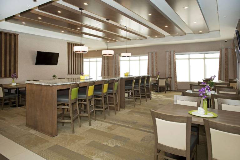 Wingate by Wyndham Calgary Airport — photo 3