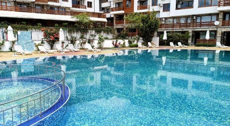 Holiday apartment with private pool, yard & patio | Perfect for remote work — photo 3