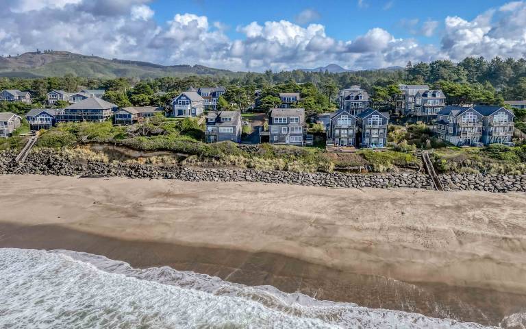 SeaGlass Cottage — photo 2