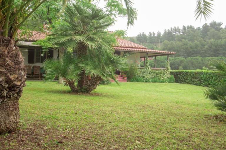 Villa Monserrato with garden and sea view — photo 4