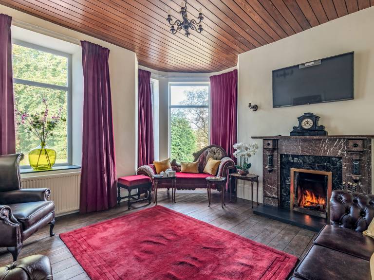 Family-oriented cottage with hot tub, yard & barbecue | River view | Dogs allowed — photo 3