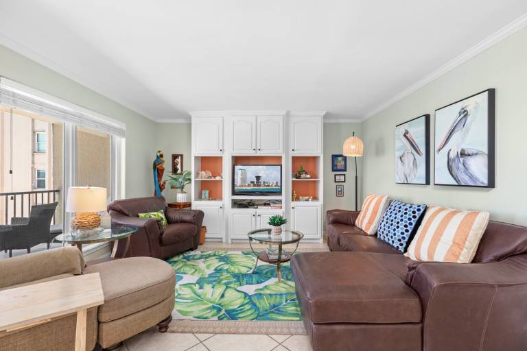Condo with private pool — photo 5