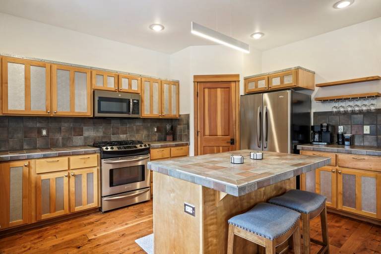 Family-oriented lovely vacation home with terrace & private pool | Dogs allowed — photo 3