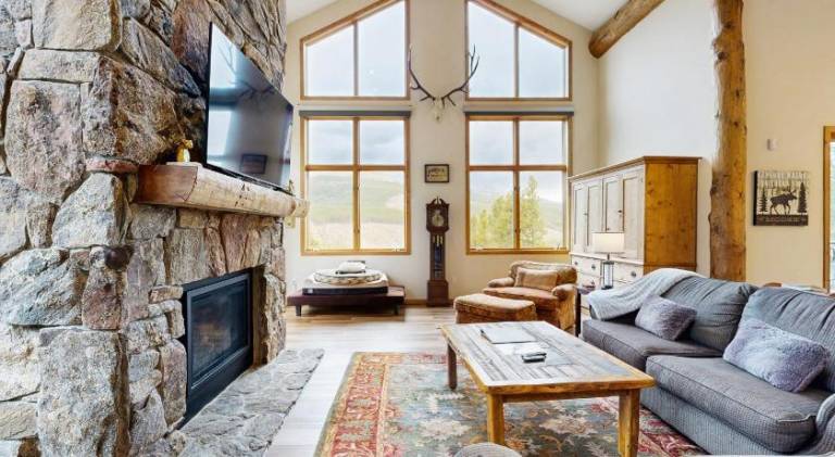 Vacation home with jacuzzi — photo 2