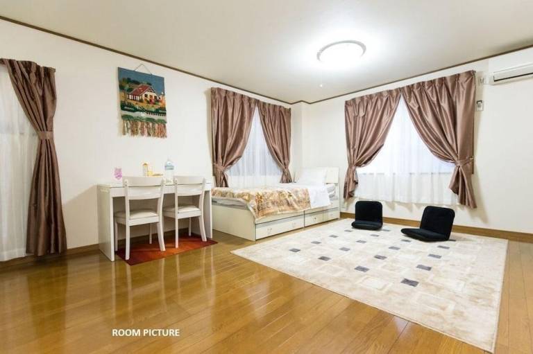 Centrally Located Deluxe Furnished.3 in Tokyo