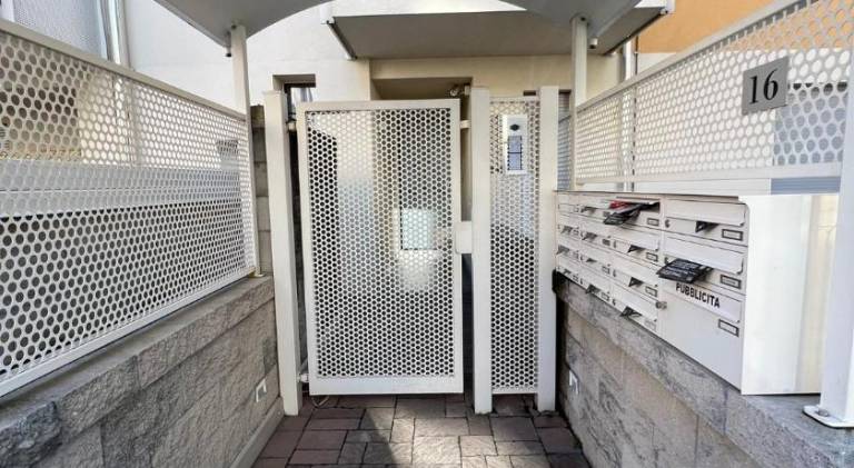 Apartment with patio — photo 4