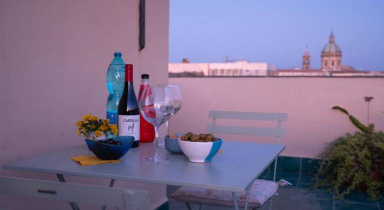 Holiday apartment with terrace | Next to Palermo Cathedral | Good for workation | Pet-friendly — photo 4