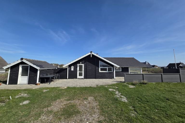 Vacation home with sauna, terrace & jacuzzi in Harboore