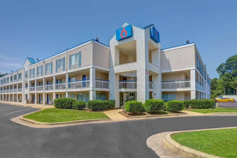 Motel 6 Raleigh NC North