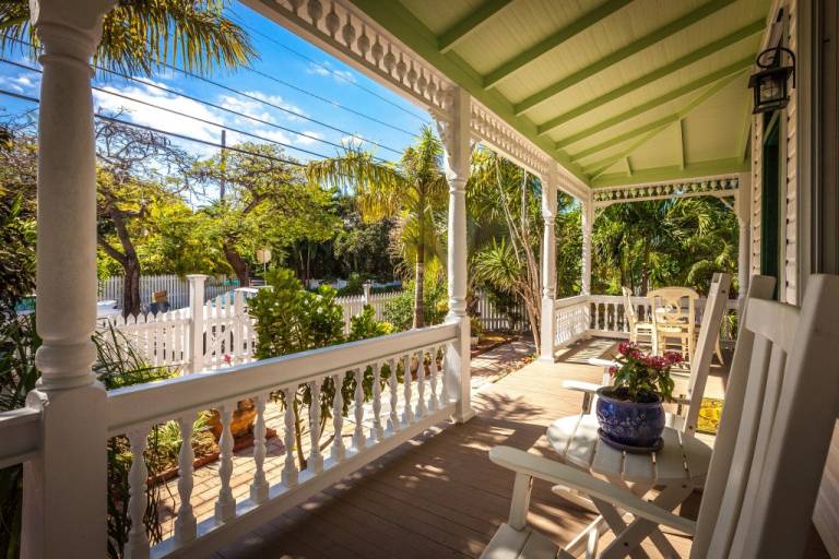Children-friendly vacation home with BBQ, terrace & private pool | Garden view | Pets are welcome — photo 2