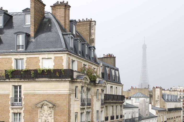 Elegant apartment with views in the heart of Passy