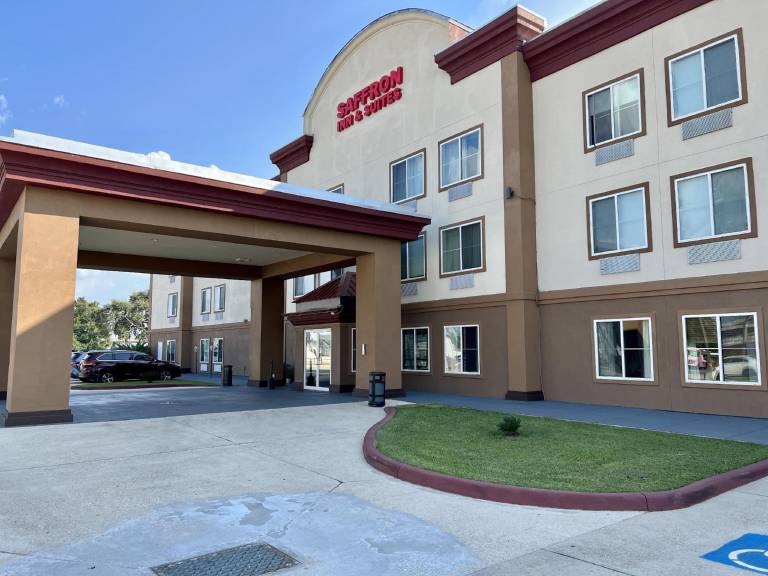 Saffron Inn & Suites — photo 5