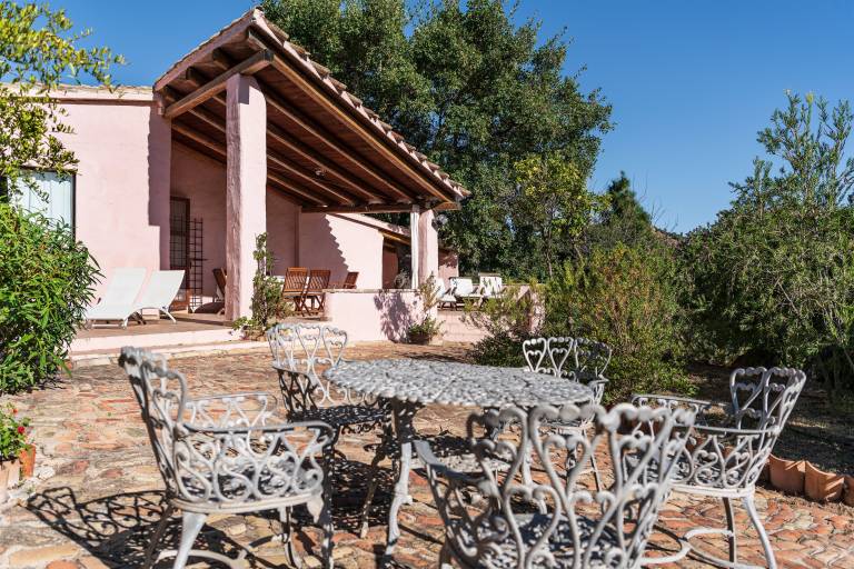 Fully equipped wonderful villa with BBQ, yard & pool | Beach view | Perfect for remote work | Pet-friendly — photo 4