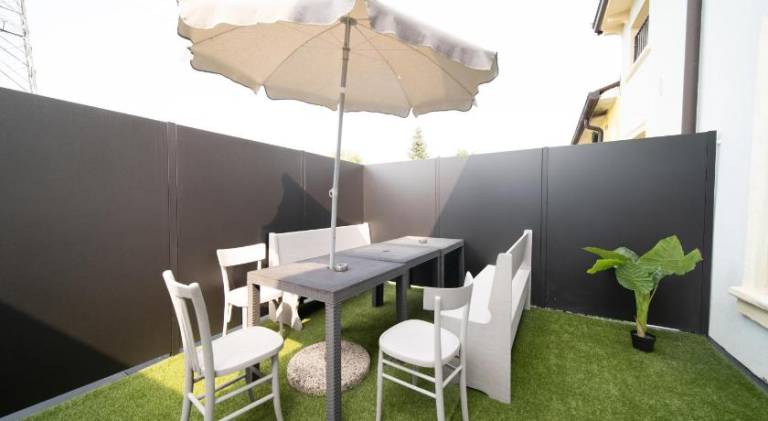 Apartment with patio — photo 5