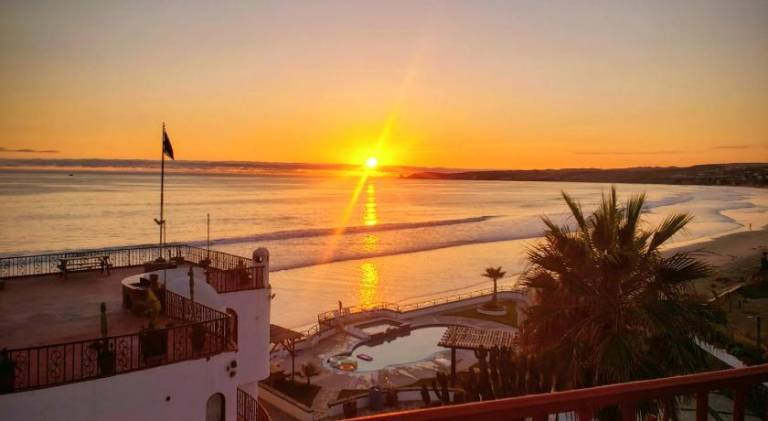 Pirate Retreat - Crashing Waves - Spectacular Sunsets — photo 4