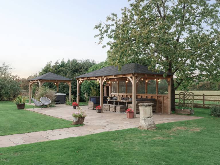 Family-oriented cottage with jacuzzi & garden | Pet-friendly — photo 2