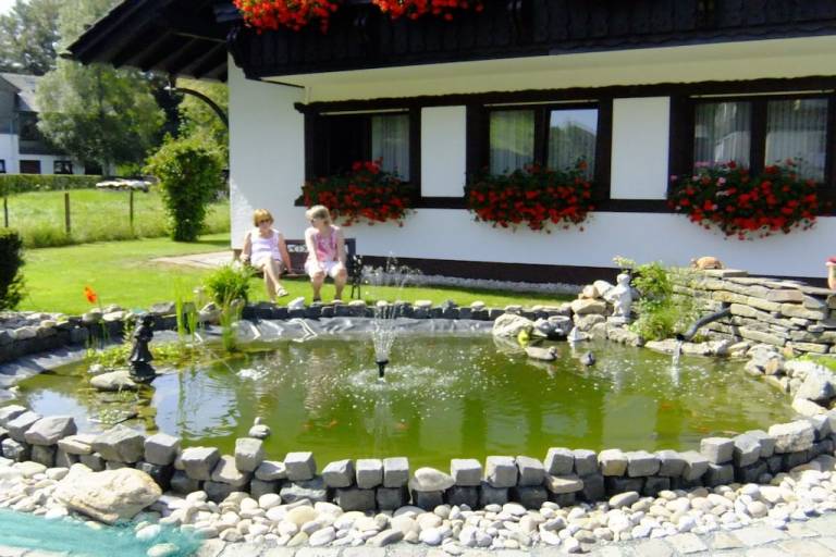 Vacation home with BBQ & garden | Pet-friendly — photo 4