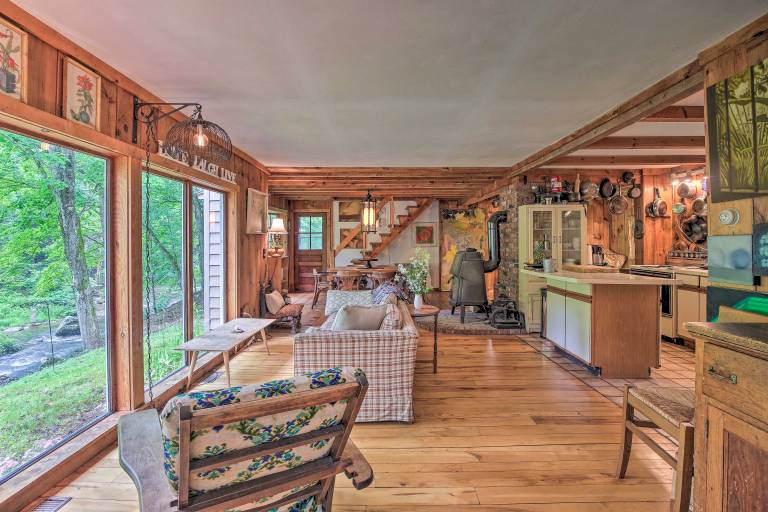 Berkshire Riverfront Ski Cabin: Close to Hiking! — photo 5