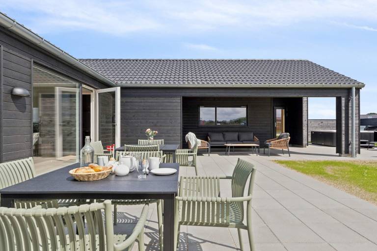 Fully equipped spacious vacation home with pool, sauna & terrace | Dogs allowed — photo 5