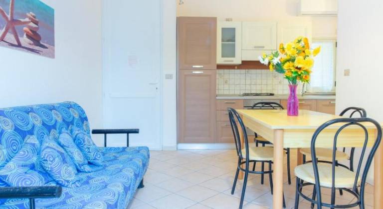 Holiday apartment with yard & terrace — photo 5