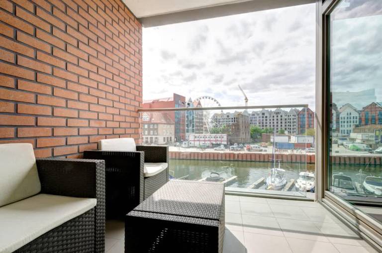 Fully equipped pleasant apartment with pool & hot tub | Next to Golden Gate | Dogs allowed in Gdansk