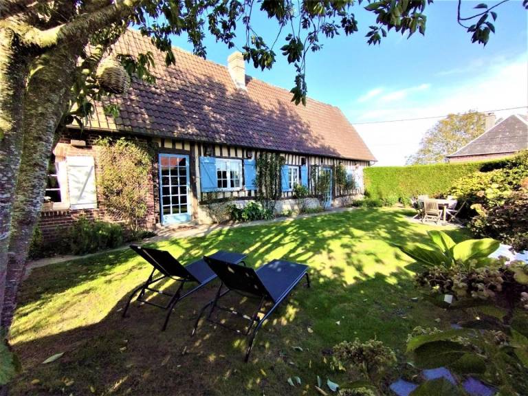Gite with terrace, grill & garden in Dieppe