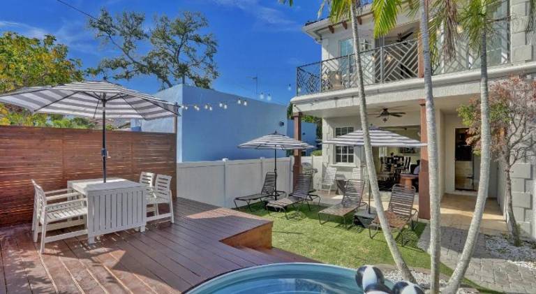 Tarpon River House - Heat Optional Pool - 4 bedrooms - 3 bathrooms - 1 miles to downtown FTL in Melrose