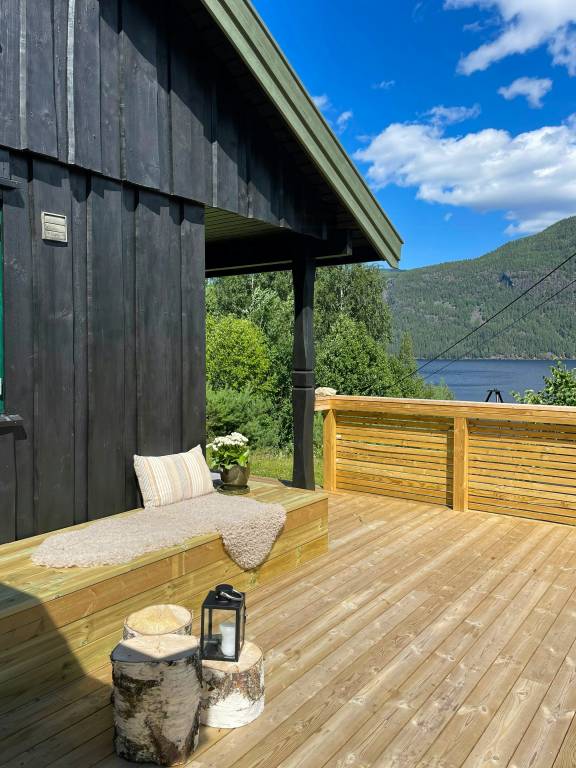 Vacation home with patio, hot tub & sauna | Water view — photo 2