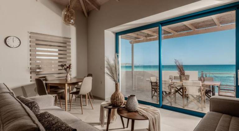Fully equipped villa with yard, BBQ & patio | Perfect for remote work | Pets are welcome — photo 2
