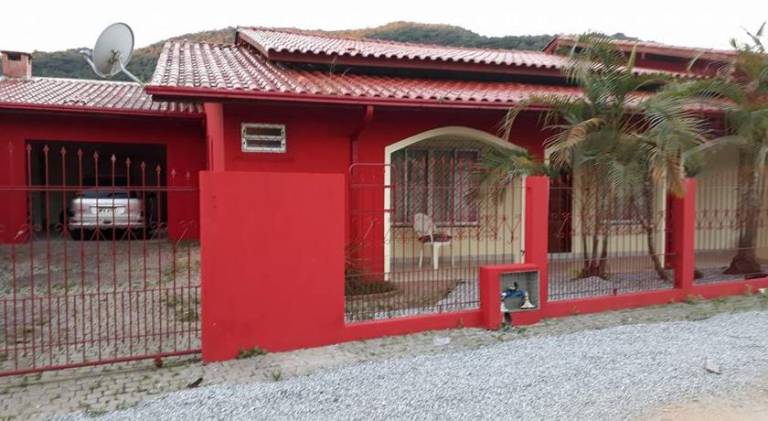 Casa Confortavel, espacosa, proximo da praia in Itapema