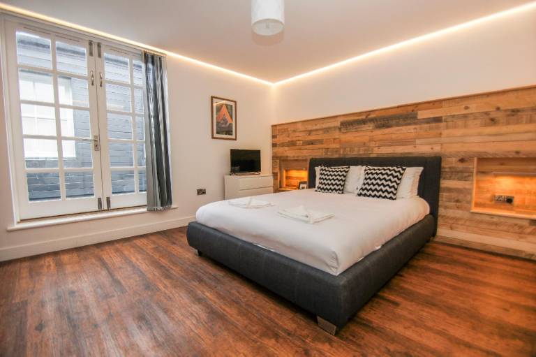 Fully equipped charming house with patio | Close to Brighton Palace Pier | Close to the beach | Perfect for remote work | Dogs allowed in Brighton