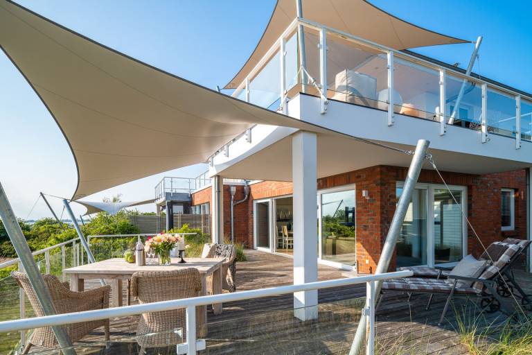 Rollstuhlgerechtes Ostsee-Apartment „Hafenkino“ mit großer Terrasse am Wasser — photo 2