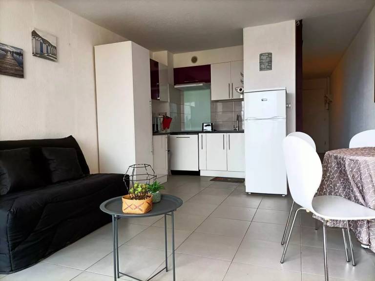 Capitol Residence - Standing 3-star Stopover – Sea View, Clim & Beach 100m — photo 2