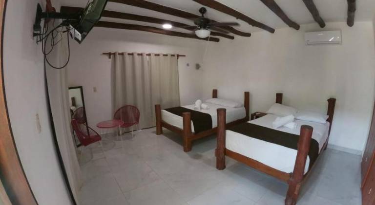 Serviced apartment with yard & terrace — photo 2